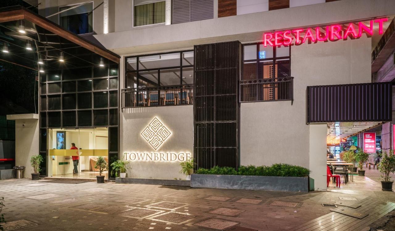 Townbridge Hotels & Suites Kochi Екстериор снимка