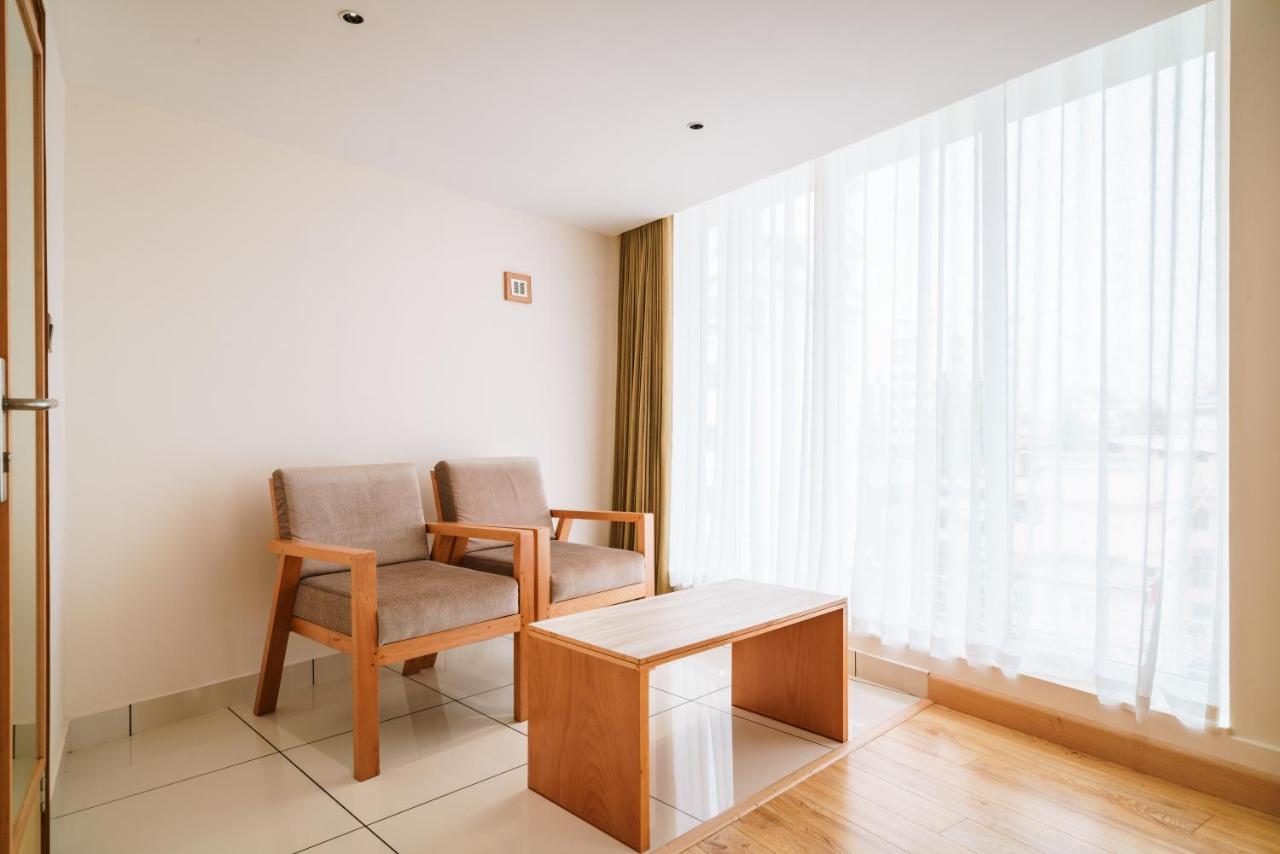 Townbridge Hotels & Suites Kochi Екстериор снимка
