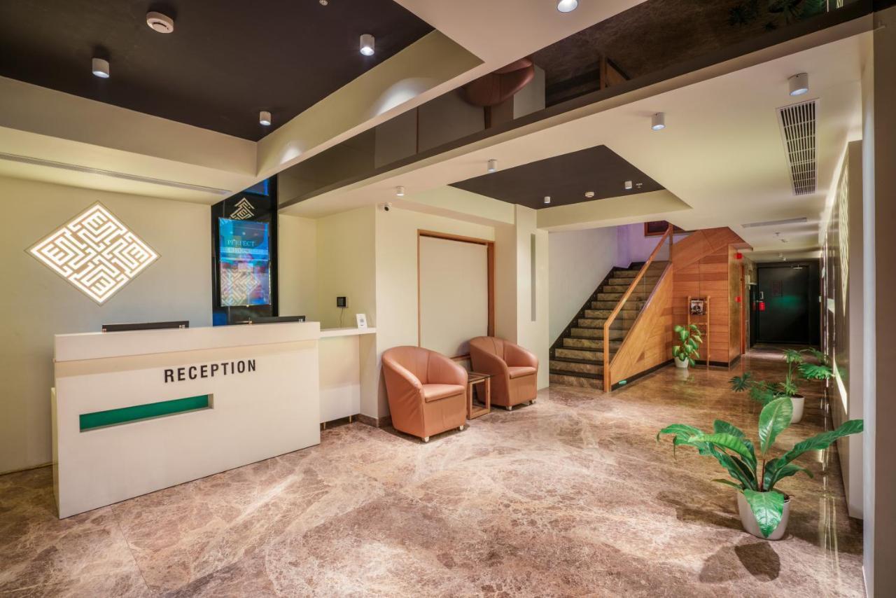 Townbridge Hotels & Suites Kochi Екстериор снимка