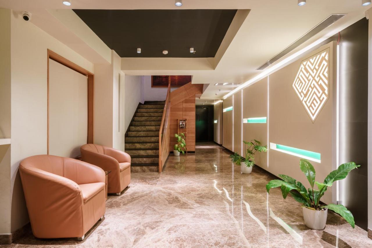 Townbridge Hotels & Suites Kochi Екстериор снимка