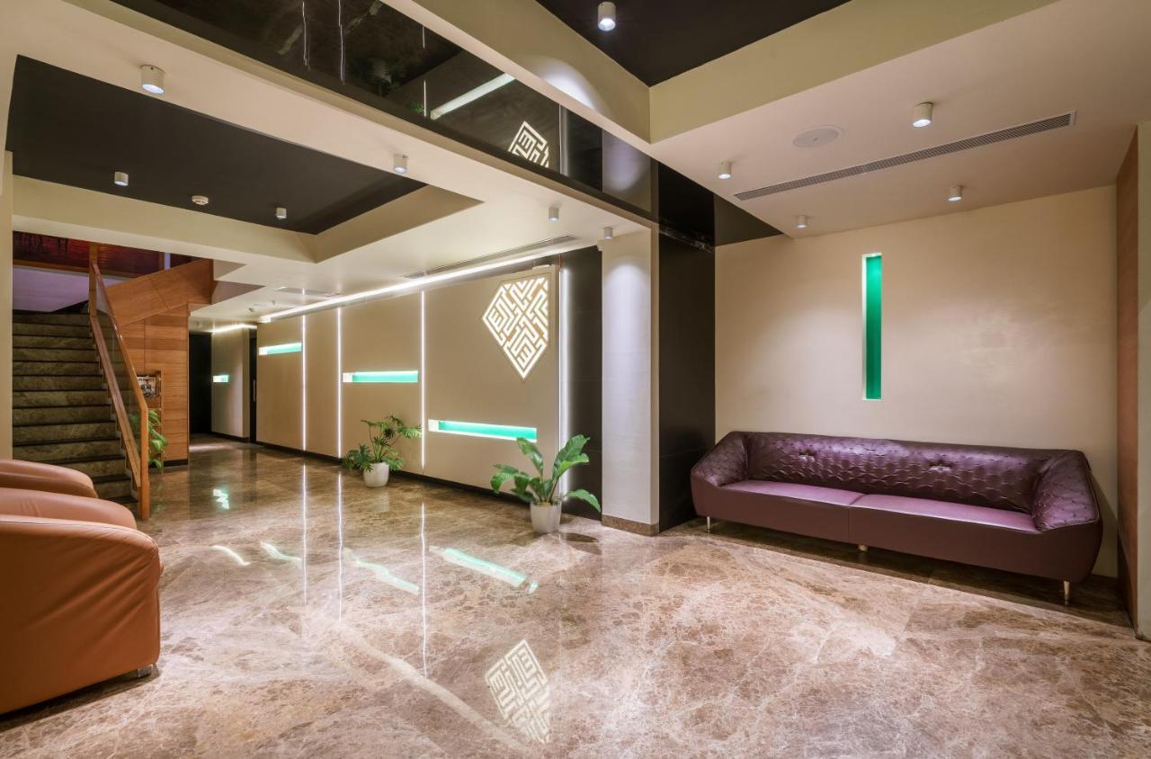 Townbridge Hotels & Suites Kochi Екстериор снимка