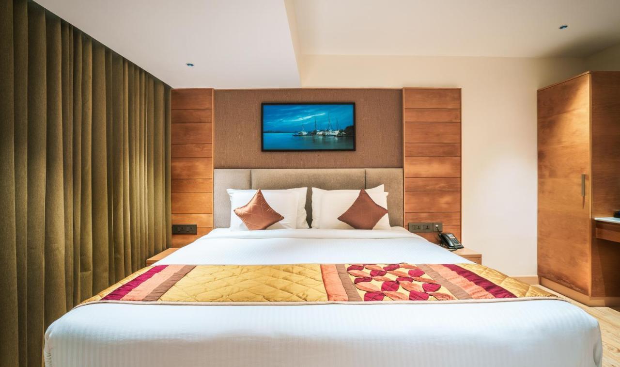 Townbridge Hotels & Suites Kochi Екстериор снимка