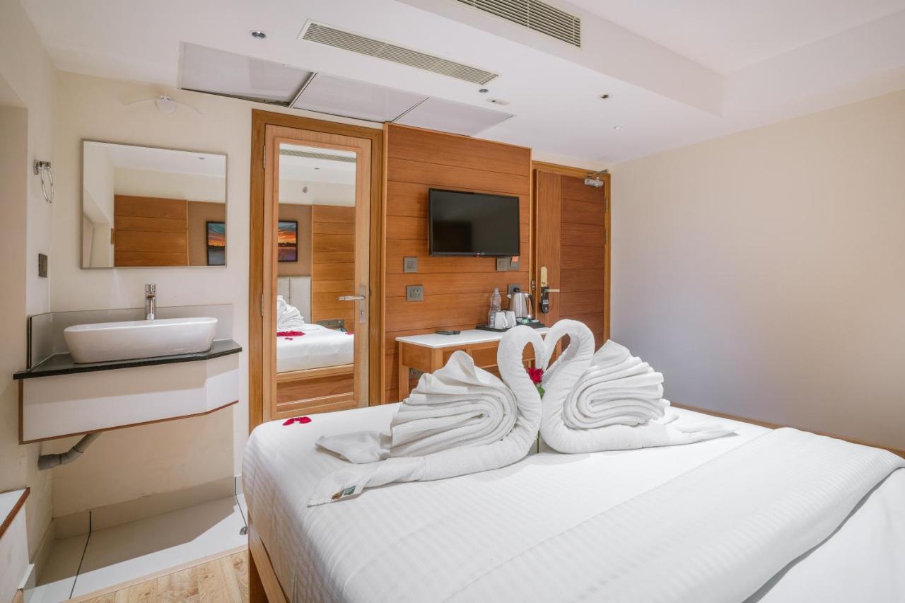 Townbridge Hotels & Suites Kochi Екстериор снимка