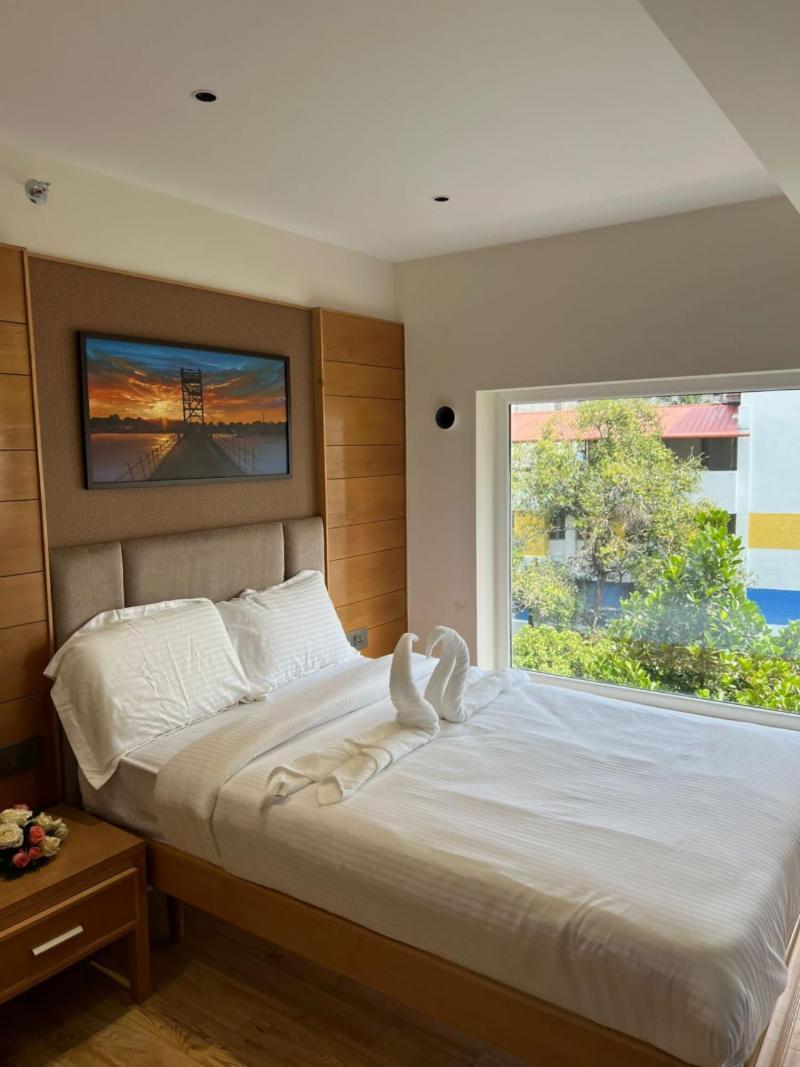 Townbridge Hotels & Suites Kochi Екстериор снимка